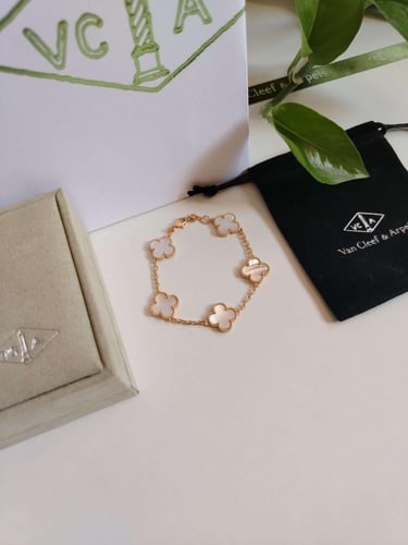 اسوارة فان كليف صدفي ذهبي