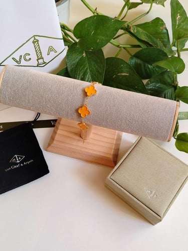 اسوارة فان كليف اصفر