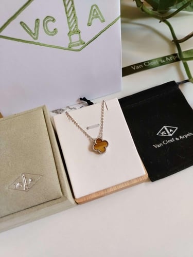 سلسال فان كليف عودي فضي