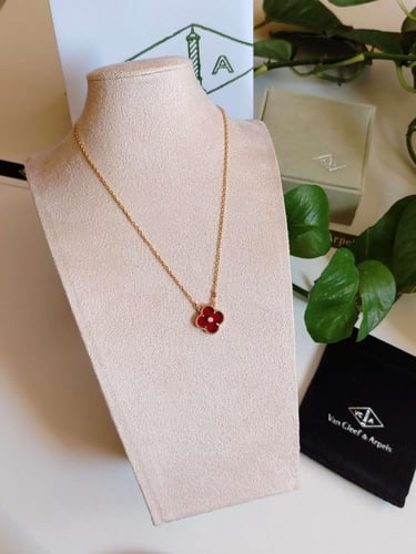 سلسال فان كليف خمري بسلسال ذهبي