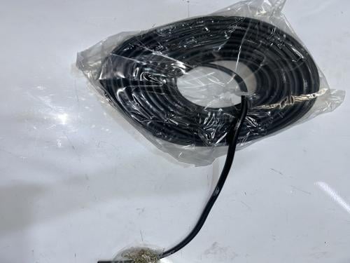 لي بنزين ١ متر