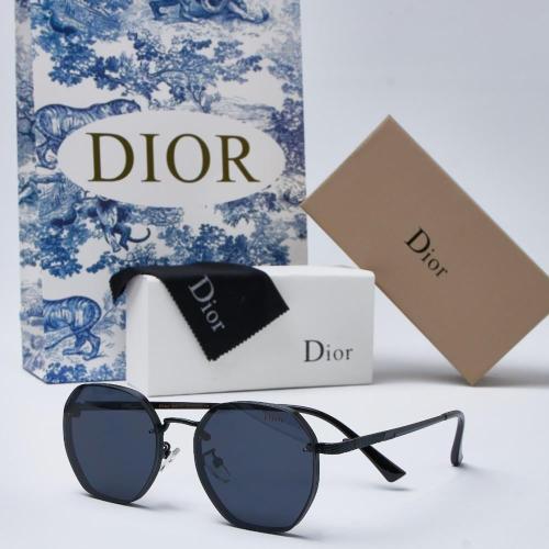 نظارة شمسيه ديور لون اسود