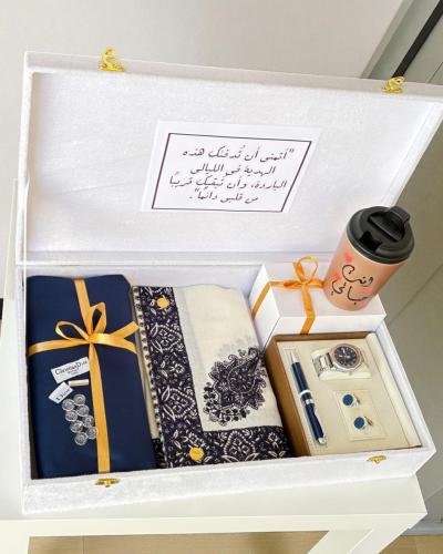 بوكس شتوي رجالي – قماش وشال وساعة وقلم