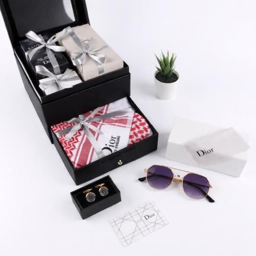 بوكس هدية رجالي فاخر ديور – شماغ مع إكسسوارات أنيق...