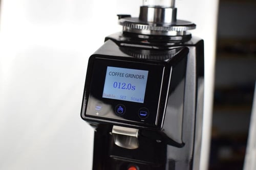 طاحونة القهوة الكهربائية