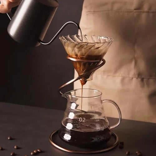 آلة تقطير القهوة بمظهر كلاسيكي