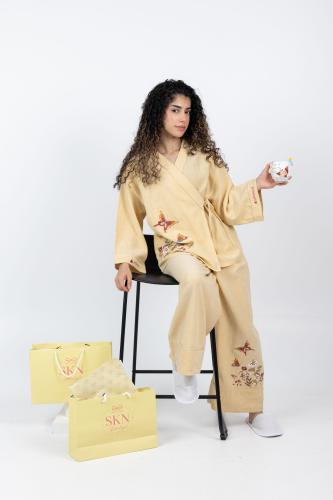 بجامة لون اصفر