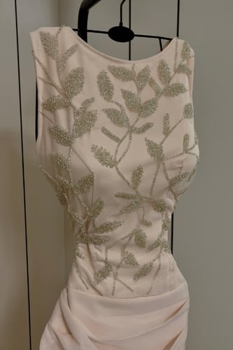 فستان سهرة وردي شيفون جورجيت صدرية مطرزة