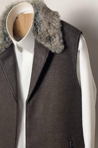 سديري شتوي بني غامق بياقه فرو رماديه