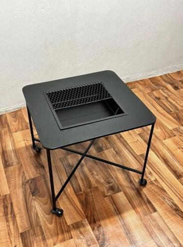 منقل حديد مربع اسود