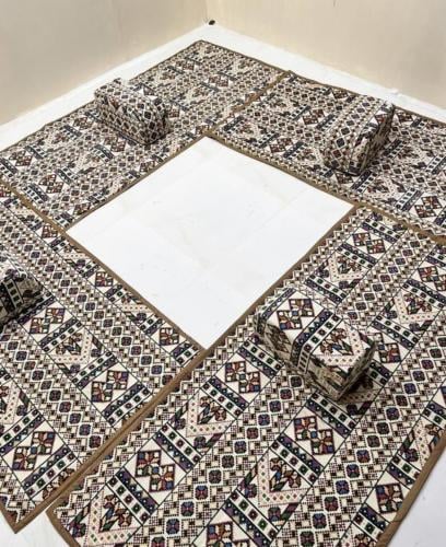 طقم فرشات مع ٤ مراكي عالي الجودة مع الشنطة