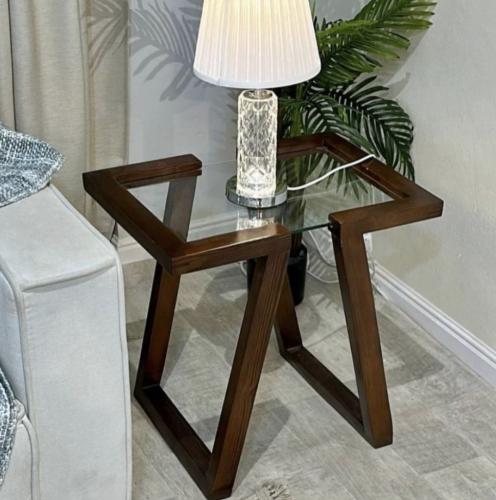 زاوية خشب سنديان زجاج شفاف