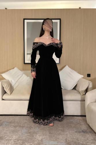 فستان اوف شولدر جوخ مطرز