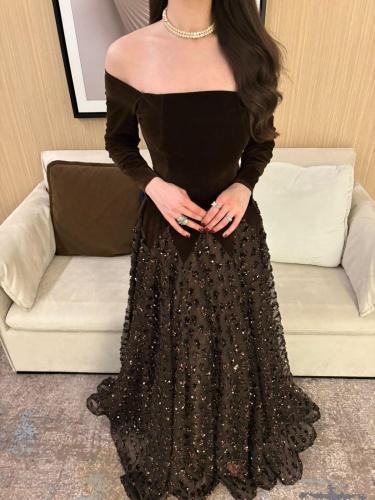 فستان جوخ بني