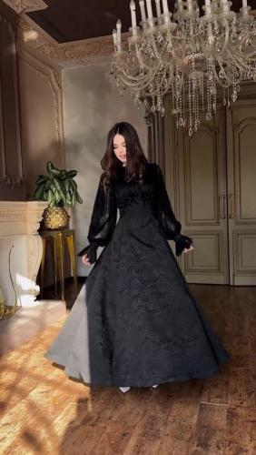 فستان اسود سهره