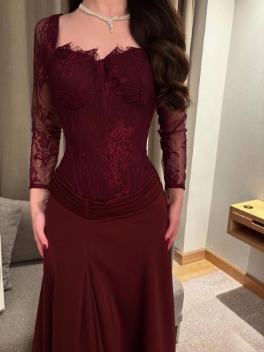 فستان دانتيل عنابي