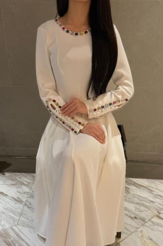 فستان ابيض مرصع بل كرستال