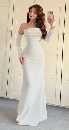 فستان اسود مع اكمام