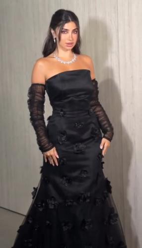 فستان اسود أنيق