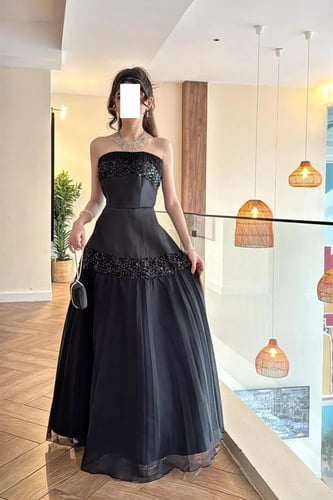 فستان سارة الاسود