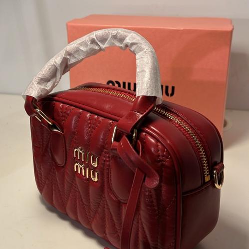 حقيبة Miu Miu