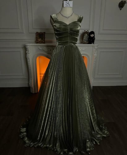 فستان كلارا