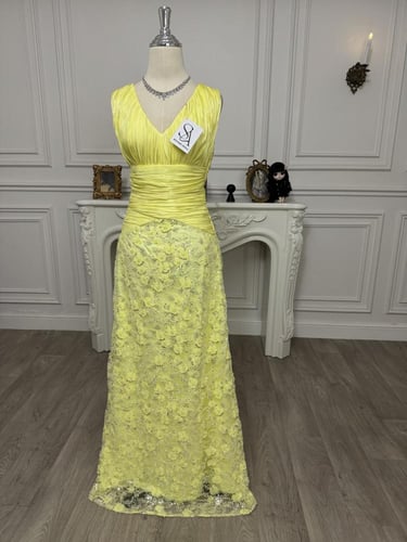 فستان نادره