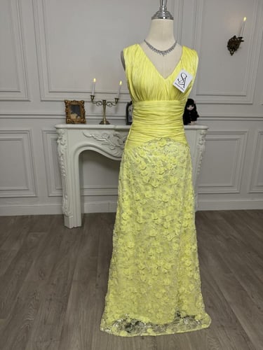 فستان نادره