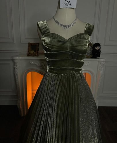 فستان كلارا