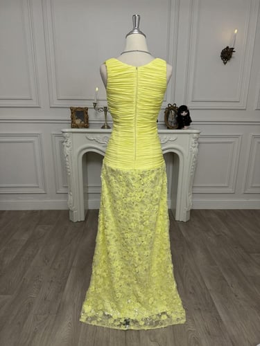 فستان نادره