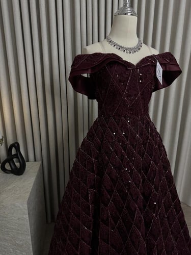 فستان جوهره البرغندي