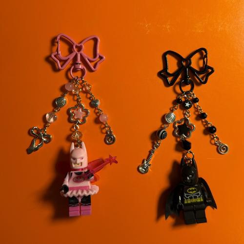 chain ‏Pink & Black Batman