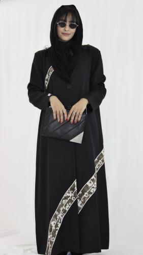 عباية لينا