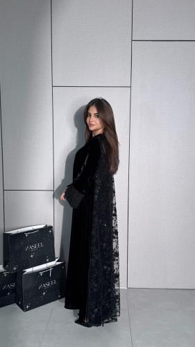 Velvet abaya with lace trim