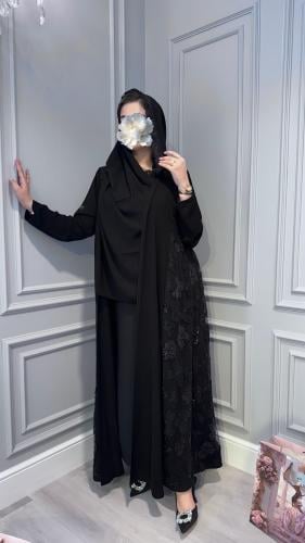 Luxury abaya with a half wide cut, beaded and sequined fabric.