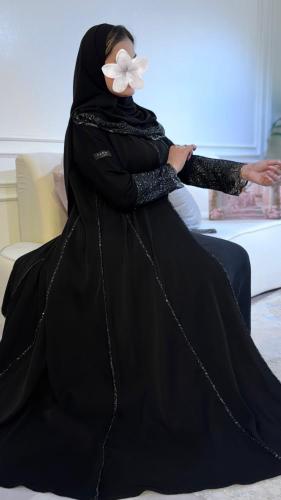 فرح لاين | عباية سهم قماش ملكي نص كلوش بتل وترتر
