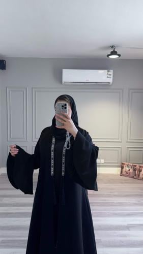 Nasma black abaya