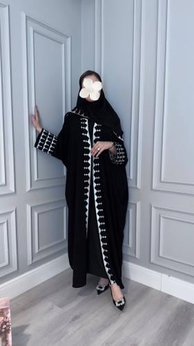 Taj Abaya, half Beshṭ, with hand-embroidered geome...