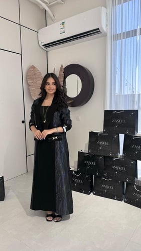 بليزر اسود بجاكار بنفسجي