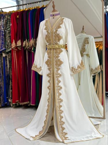 تكشيطة بيضة مرصعة