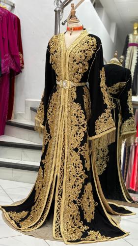 تكشيطة ملكية مرصعة