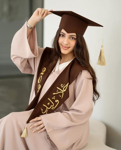 عباية تخرج 2025