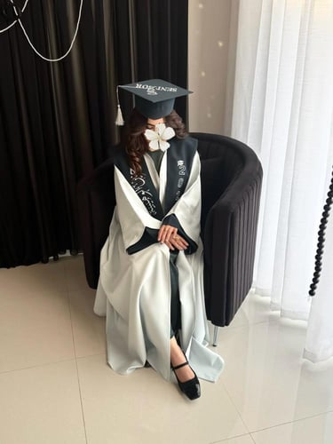 عبايات تخرج 2026 من متجر غيم