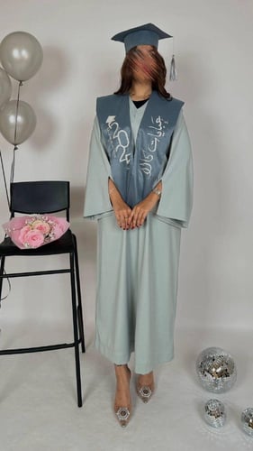 عبايه تخرج 2025