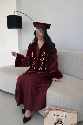 عباية تخرج برغندي مع وشاح برغندي مخمل