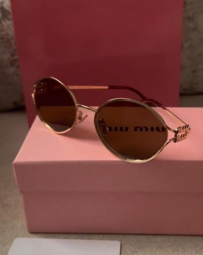 نظارة نسائية ميو ميو miu miu