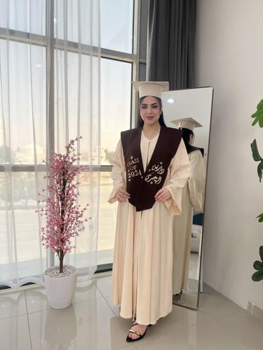 عباية تخرج الفخمه