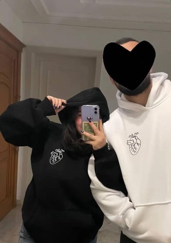 بلوفر ليحتضنك دائما - برسمه قلب