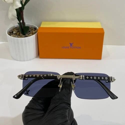 Louis Vuitton trendy sunglasses