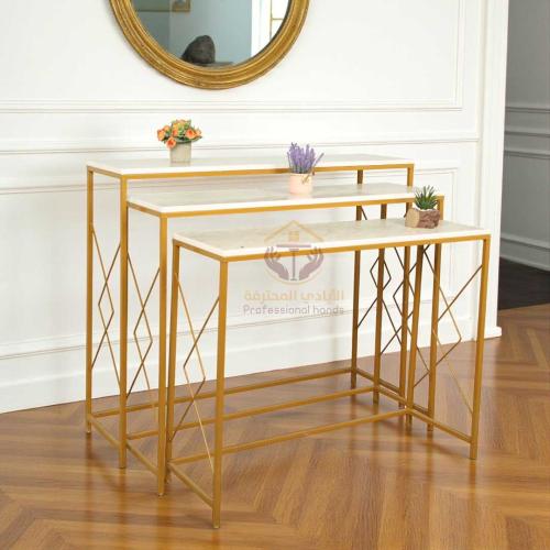 طقم مدخل حديد ذهبي بسطح خشبي شبيه بالرخام – أناقة...